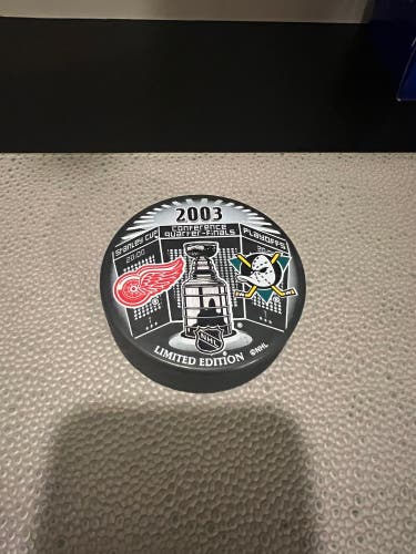 InGlasCo 2003 Stanley Cup Playoffs Game Puck: Mighty Ducks of Anaheim-Detroit Red Wings