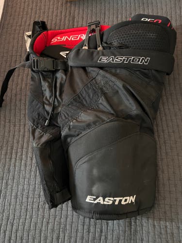 Easton Synergy 850 youth large hockey pants. Like new