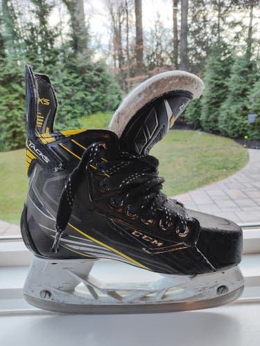CCM Tacks 5092 Hockey Skates Regular Width Size 2