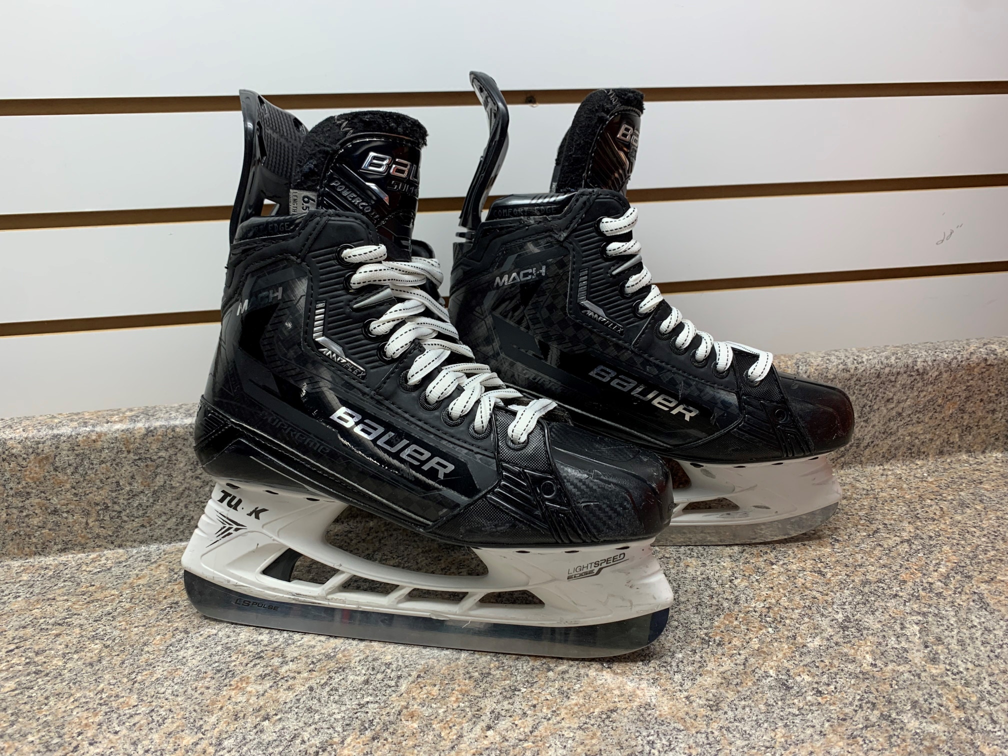Used Bauer Supreme Mach Hockey Skates Size 6.5