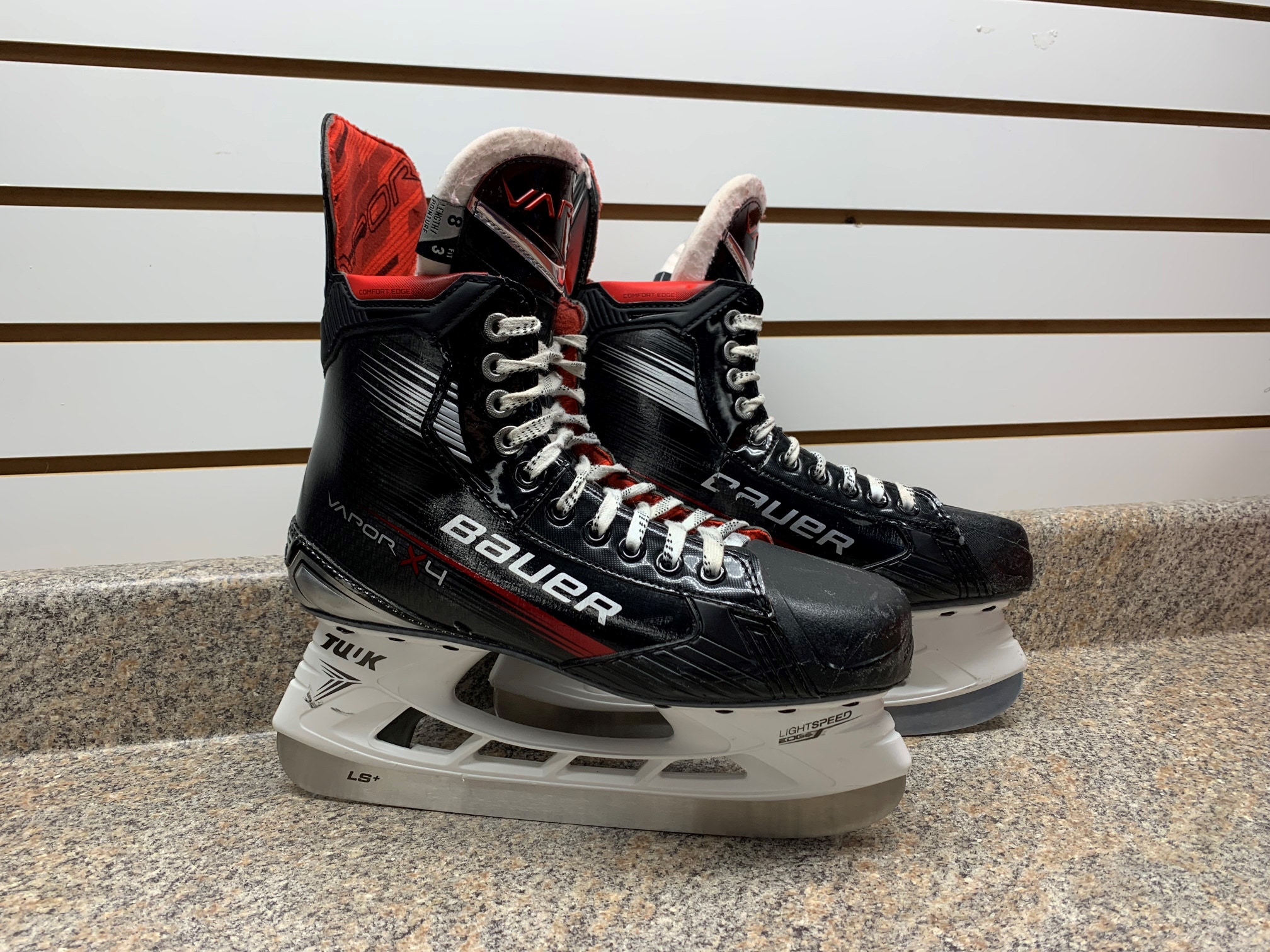 Used Bauer Vapor X4 Hockey Skates 8
