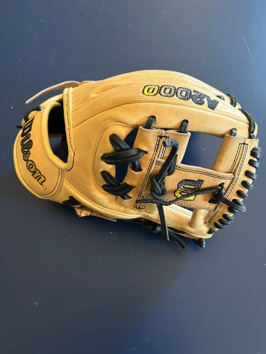 2023 Infield 11.5" A2000 Baseball Glove