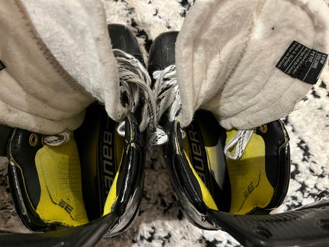 Senior Bauer Narrow Width   7 Supreme 3S Pro Hockey Skates