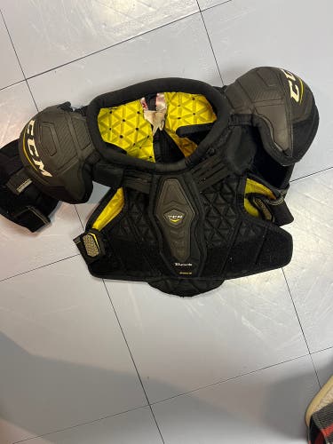 Used Large CCM  Tacks Shoulder Pads