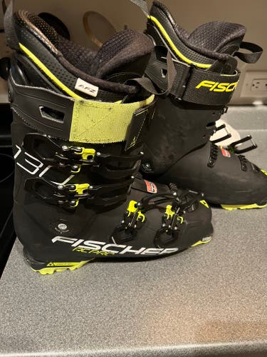Fischer RC Pro 130 Vacuum Full Fit Ski Boots 28.5 (428513)