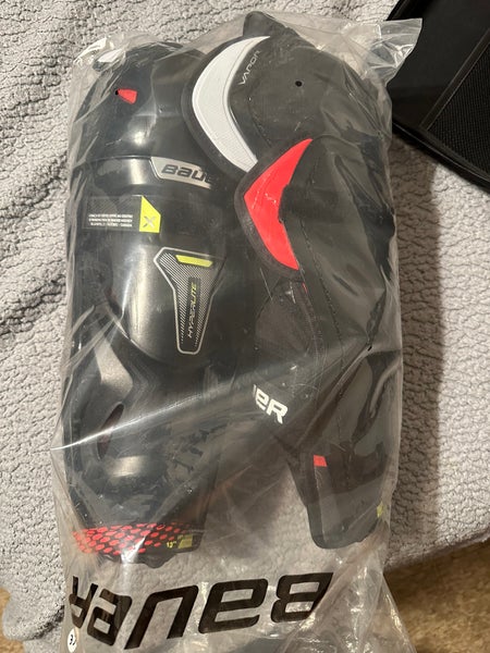 Bauer Vapor Hyperlite Shin Guard Size 13” Brand New!