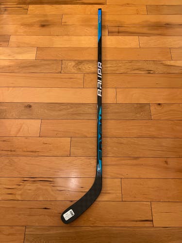 New Bauer Sync Hockey Stick P28/77 Flex/Right Handed