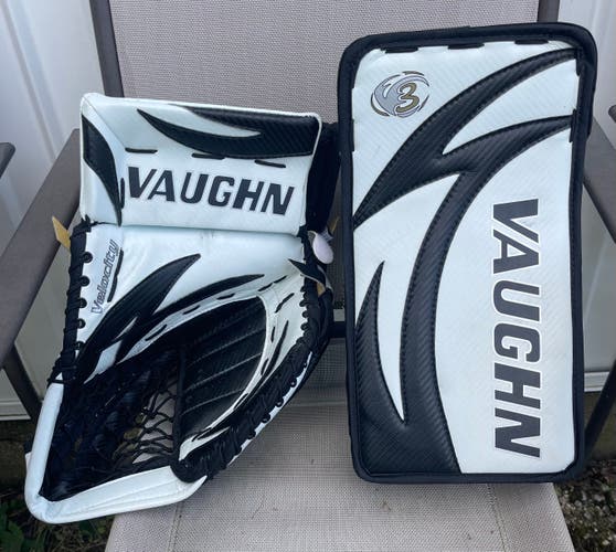 NOS Vaughn Velocity V3 7500 Pro Spec Glover/Blocker - Full Right