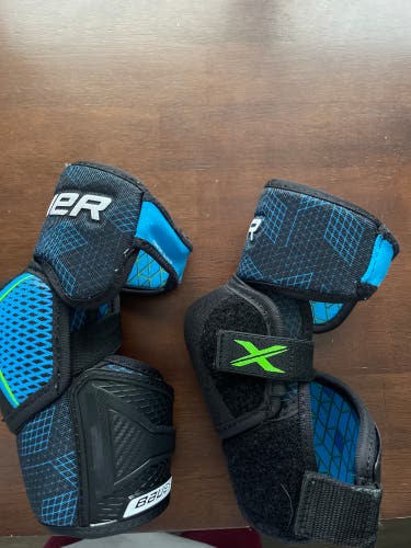Used Medium Bauer Bauer X Elbow Pads