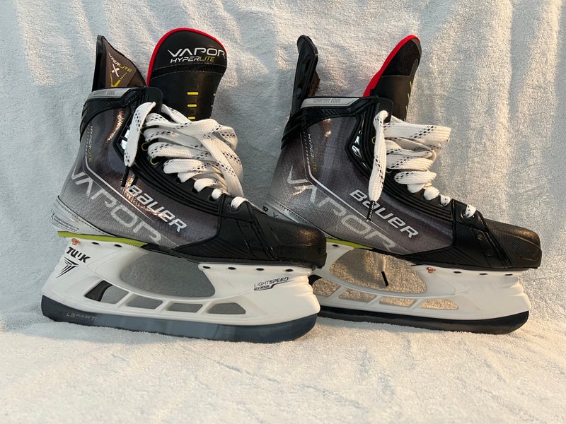 Used (like New) Bauer Vapor Hyperlite Hockey Skates 8.5