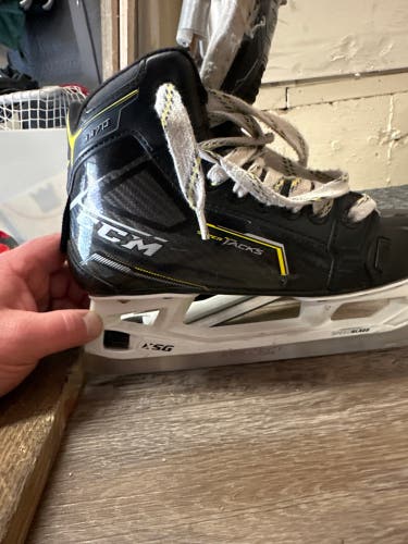 Junior CCM Super Tacks 9370 goalie Skate