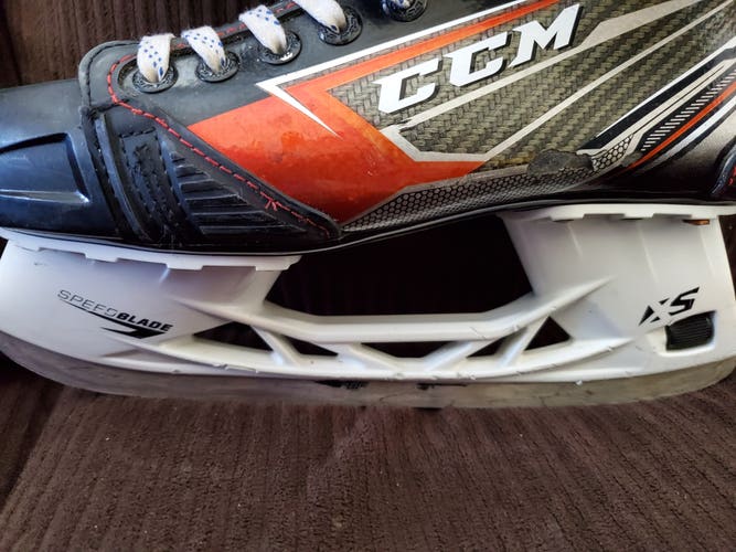 Used Senior CCM JetSpeed FT460 Hockey Skates Regular Width 7
