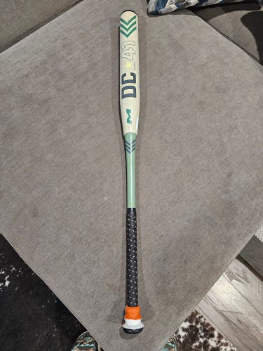 Used 2022 Miken Composite DC 41 Supermax Bat (-8) 26 oz 34"