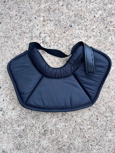 CCM Pro Stock neck guard