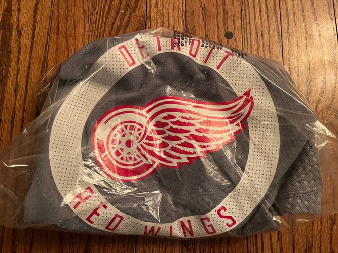 New Size 54 Men’s Grey Adidas Jersey