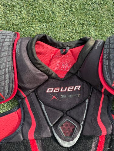 Bauer X:shift shoulder pads