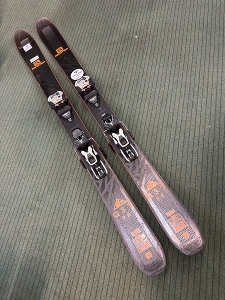 161cm Salomon QST 92 Skis w/ Atomic Warden 11 Demo Bindings