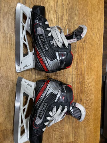 Used Bauer Regular Width Size 1.5 Vapor X2.7 Hockey Goalie Skates