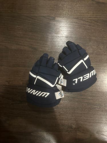 Winnwell Youth 10” Amp 500 Ice Hockey Gloves