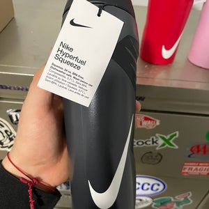 Nike hyperfuel squeeze 24oz