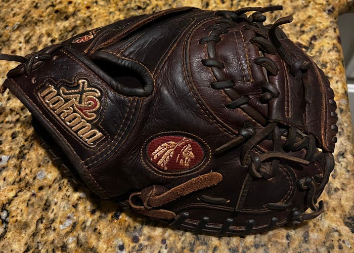 Nokona X2-3200 Elite Right Hand Throw 32" Catcher's Glove