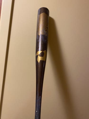 BBCOR Certified DeMarini (-3) 30 oz 33" Voodoo One Bat