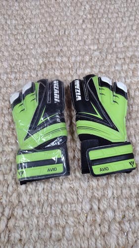 Vizari Avio F.P. Soccer Goalkeeper Goalie Gloves | Black/Green Size 4 | VZGL90003-4
