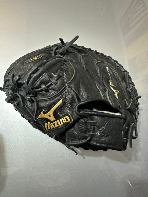 Used Mizuno Catcher's Left Hand Throw Baseball Glove 31.5"