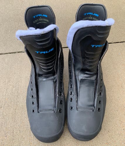 Used True Regular Width Pro Stock 10.5 Hockey Skates