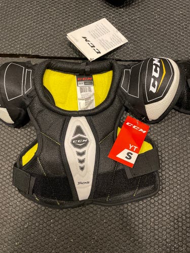 CCM Tacks Youth Small Shoulder Pads