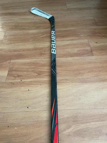 Pro Stock Bauer FlyLite hockey stick