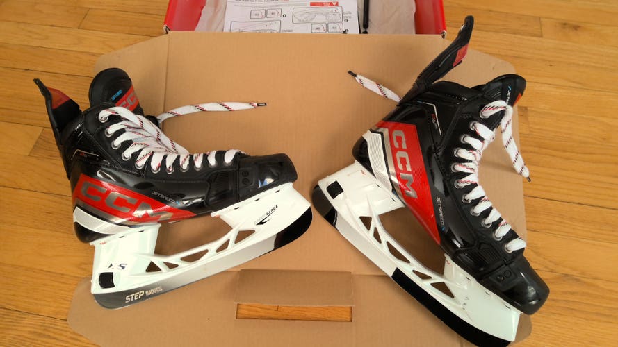Brand New Senior CCM FT6 Pro Hockey Skates size 9