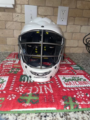 Lacrosse Helmet Size Youth Osfm White Cascade CS-R with Chin Strap & Face Mask