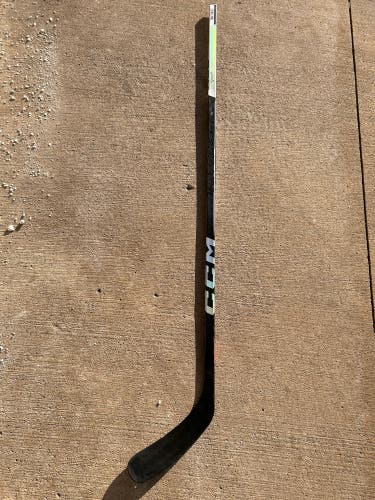New Right Handed P29 Pro Stock Nathan MacKinnon JetSpeed FT6 Pro Hockey Stick 85 flex