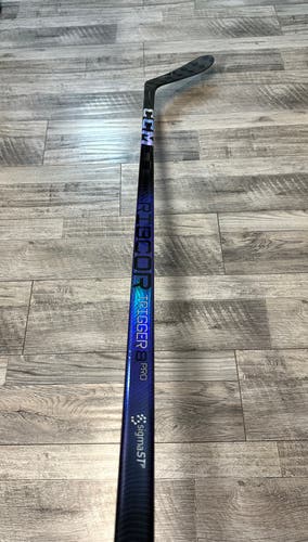 New! 70 Flex Right Hand P28 RibCor Trigger 8 Pro Hockey Stick