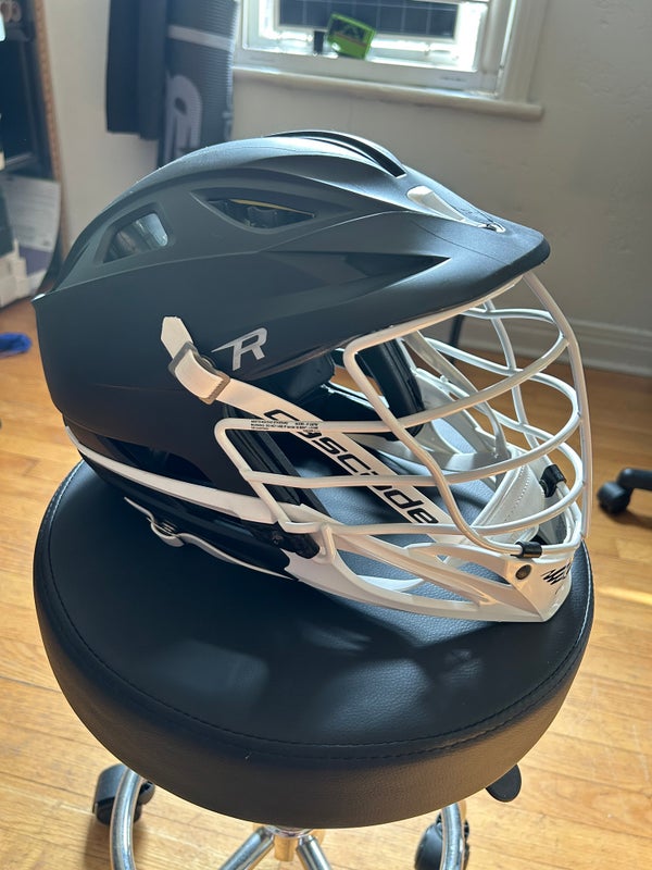 Mint Cascade R Helmet with Chinstrap