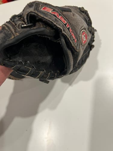 Easton catchers glove