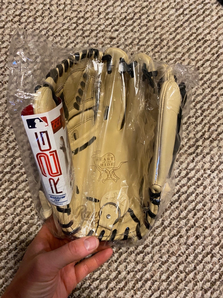 New 2023 Right Hand Throw Rawlings Heart of the Hide Baseball Glove 11.75"