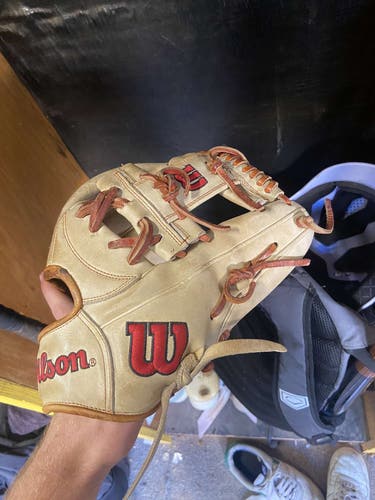 2022 Infield 11.75" A2000 Baseball Glove