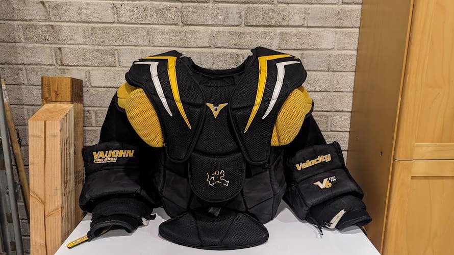 Used XL Vaughn V6 2200 Pro Goalie Chest Protector Pro Stock