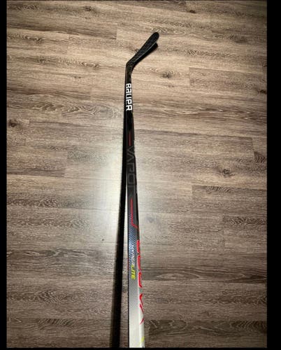 NEW Pro Stock Vapor Hyperlite Hockey Stick Right Handed P90T