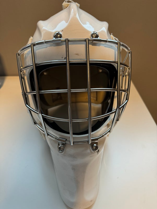 Used Bauer  960 Goalie Mask - New Padding