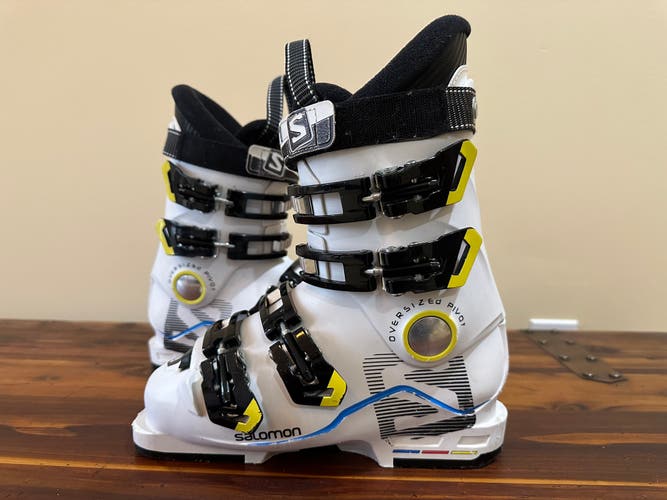 Salomon X-Max 60 T Ski Boots Junior 22/22.5 or Youth 4.5 (US)