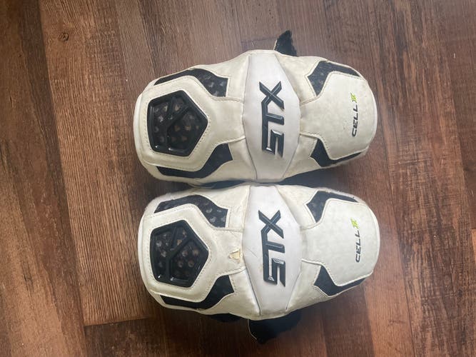 Used Large STX Cell IV Arm Pads
