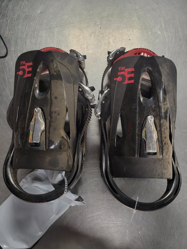 Large Snowboard Bindings Used and New on SidelineSwap