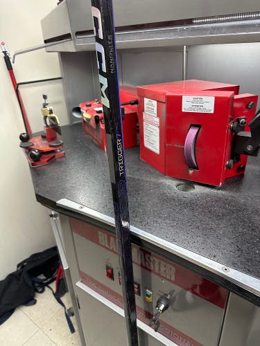 CCM Trigger 7 Pro RH P29 70 Flex Hockey Stick