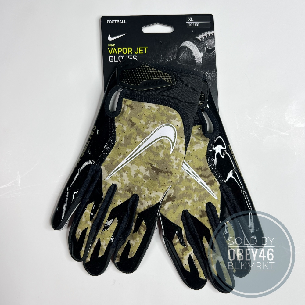Game Day Adult Padded Black Receiver Gloves 2.0