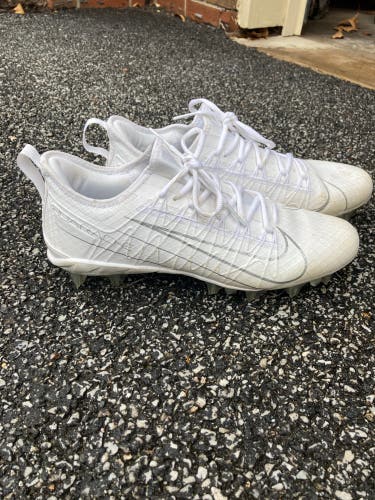 White Men's Molded Cleats Low Top Huarache