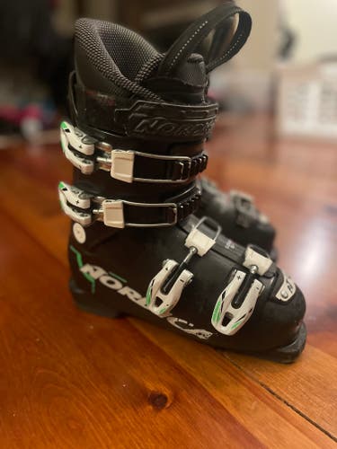 Kid's Used Nordica Racing Dobermann GP Team Ski Boots