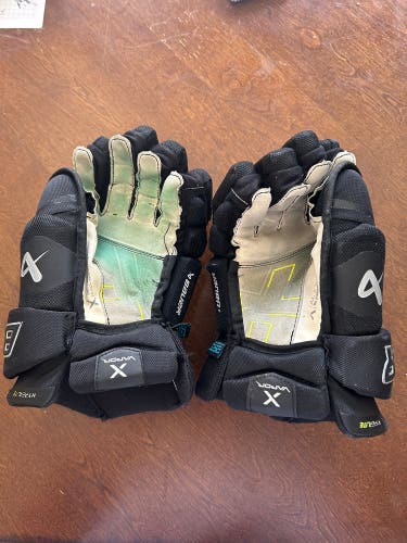 Used Bauer 14" Vapor Hyperlite Gloves